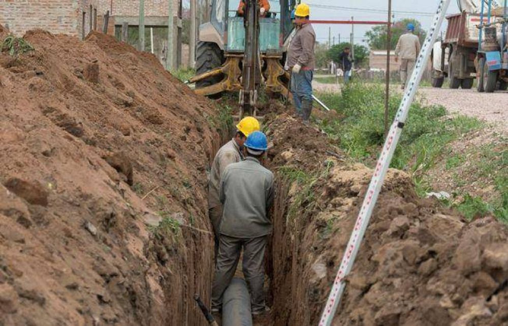 Avia Terai: Avanza la construcci�n del acueducto