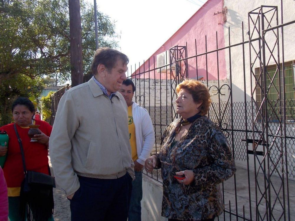 El intendente De Vido recorri barrios donde se realiza recuperacin de calles