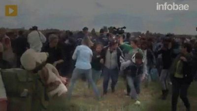 Despiden a la camar�grafa h�ngara Petra Laszlo por golpear a refugiados sirios