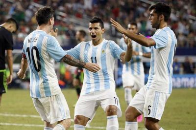 La sociedad Ag�ero-Messi le dio el empate a la Argentina ante M�xico en el final