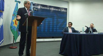 An�bal Fern�ndez y Molea firmaron un convenio en la UNLZ
