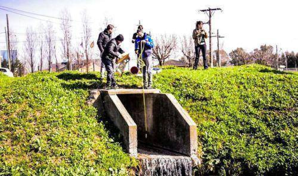 Verifican la calidad del agua en el Parque industrial