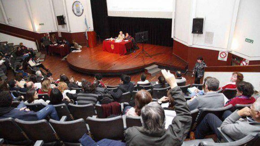 Este mi�rcoles retoma el debate por la reforma del Estatuto de la UNT