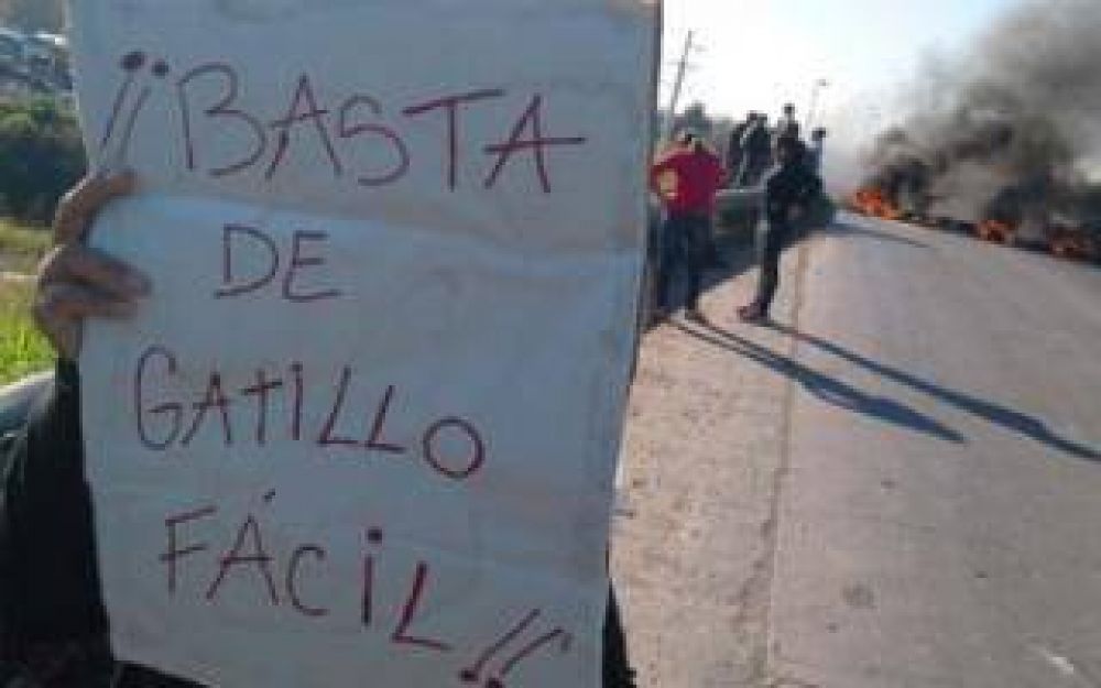 Marchan por las v�ctimas de gatillo f�cil en La Plata