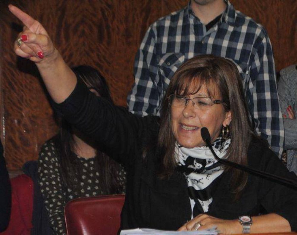 Urdampilleta: Arroyo no trabaja, improvisa y miente hace mucho