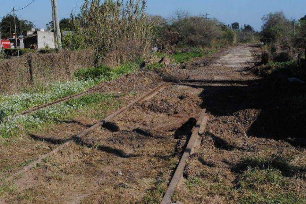 Desmantelamiento de la vieja traza ferroviaria en calles Bah�a Blanca y Gonz�les Chaves