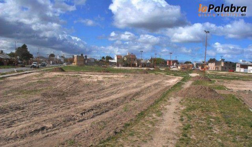 Importantes trabajos de mejoramiento en la Plaza Viedma