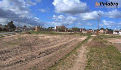 Importantes trabajos de mejoramiento en la Plaza Viedma