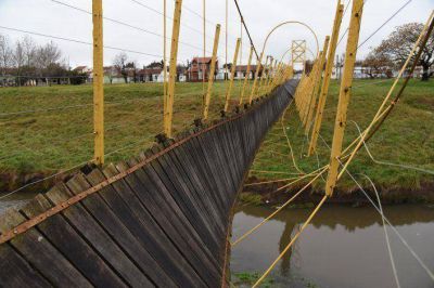 El arreglo del puente colgante costar� alrededor de 370.000 pesos