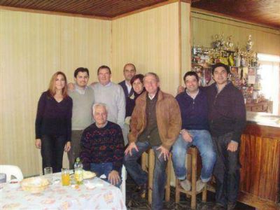 Los concejales electos de Uni�n-Pro visitaron La Violeta.