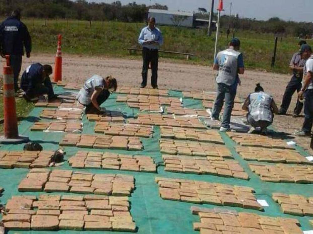Interceptan en Entre R�os 900 kilos de marihuana que ven�an a Rosario