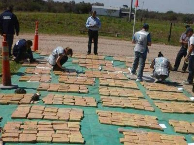 Interceptan en Entre R�os 900 kilos de marihuana que ven�an a Rosario