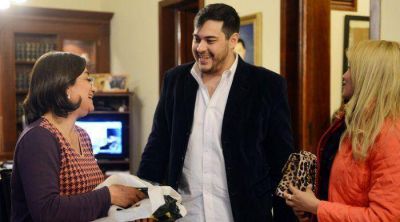 El tenor Romero visit� a la Gobernadora