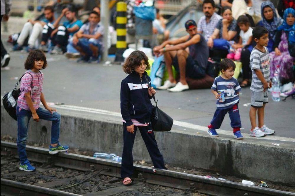 Desprotegidos, miles de menores huyen solos hacia Europa