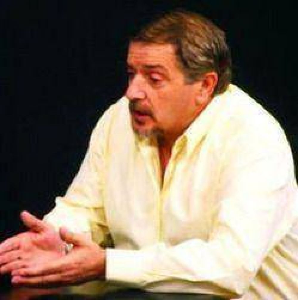 El concejal Alvarez reclam� que se reparen juegos en el Parque Urbano.