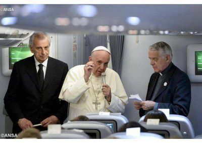 P. Federico Lombardi SJ sobre el llamamiento del Papa a dar acogida a los pr�fugos y refugiados