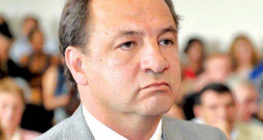 �Los que manejan fondos p�blicos, le tienen que dar explicaciones a la gente�