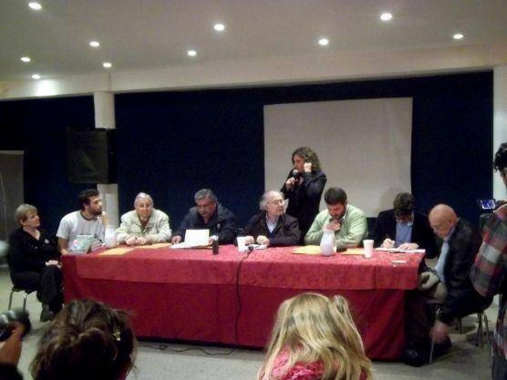 Gatillo f�cil: P�rez Esquivel exige una audiencia con Scioli y Bruera por la polic�a local