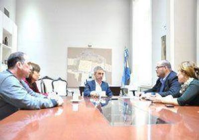 El intendente Meoni se reuni� con gremios docentes