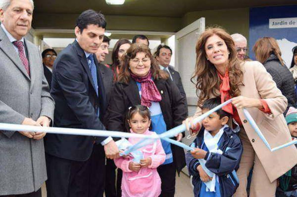 La gobernadora habilit un jardn de infantes y viviendas en Matar