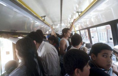El viaje en horas pico ser� m�s caro apretados y a los empujones