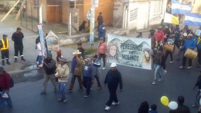Los peregrinos contin�an llegando a la Catedral a manifestar su fe