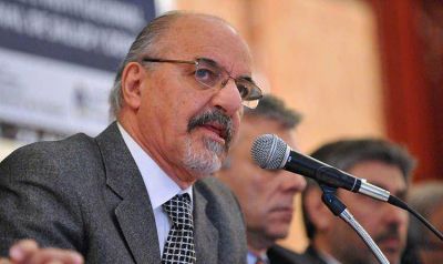 Tomada, sobre la situaci�n del puerto: �Los problemas trascienden a una disputa de costos laborales�