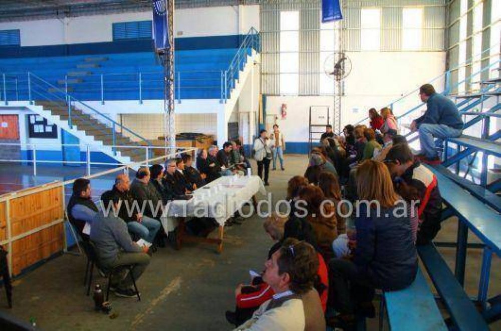 Autoridades de Gobierno remarcan importantes avances en reuni�n con vecinos del barrio Aldana