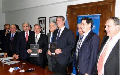 AYSA incorpora a Pilar y llegar� con agua y cloacas al Distrito