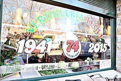 Cl�sicos y tradicionales comercios de la ciudad atendidos por sus propios due�os