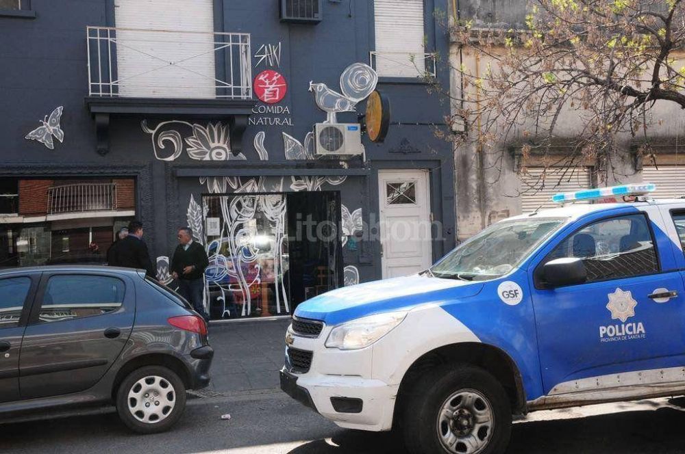 Robo y vandalismo en dos locales de la Recoleta