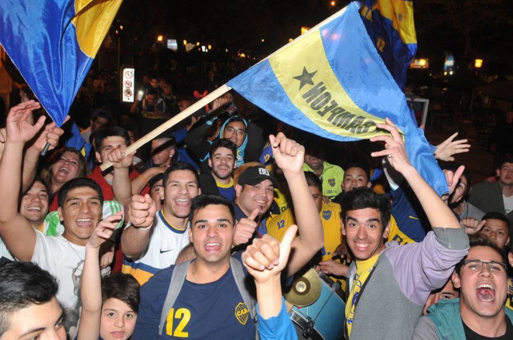 Los mendocinos de Boca festejaron en San Mart�n y Peatonal