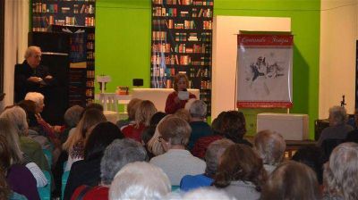 M�s de 2000 personas visitaron este domingo �Libros en Olavarr�a�