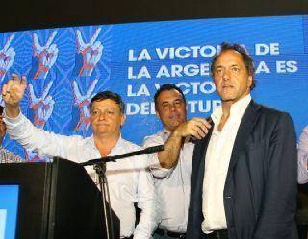 Hoy llega Scioli, que firmar� con Peppo un compromiso por la autov�a a S�enz Pe�a
