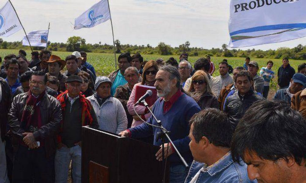 Basterra advirti� de que �arreciaran maniobras desdibujando la realidad�