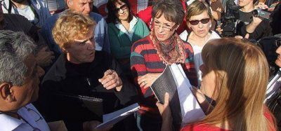 En Llavallol, Stolbizer respald� el reclamo por la reapertura del hospital