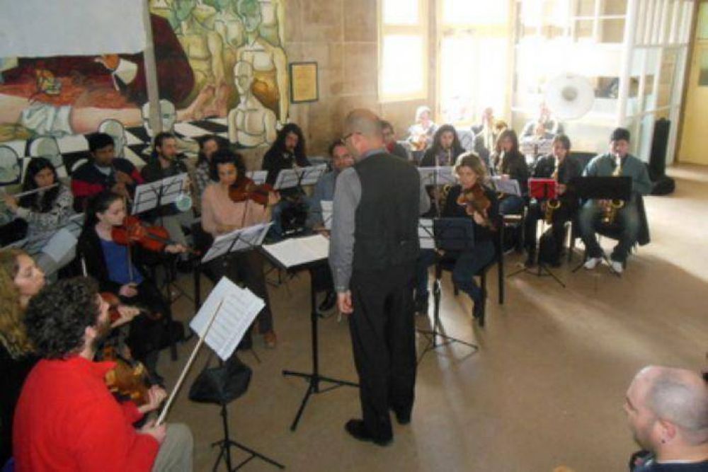 La Orquesta Sinf�nica de Conservatorio �Luis Gianneo� se present� en el Hospital Alende‏