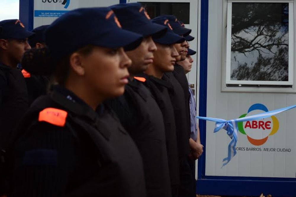 Desde que la Polic�a Comunitaria camina Roma, los vecinos se sienten �m�s seguros�