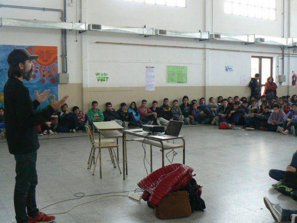 �Los prejuicios son algo que todas las sociedades tienen�, defini� Tamer 