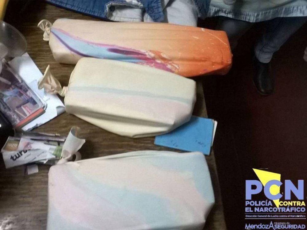 Quiso pasar marihuana a Chile oculta en pi�atas