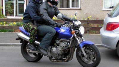 Motochorros armados intentaron asaltar a una mujer polic�a