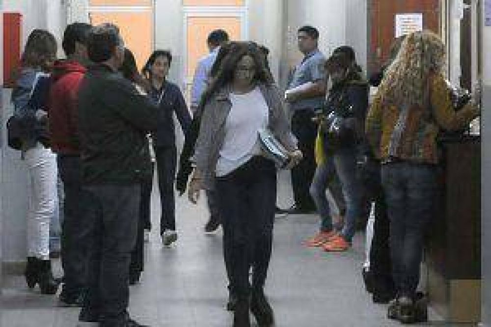 Imputar�n a docentes con licencias truchas por defraudaci�n