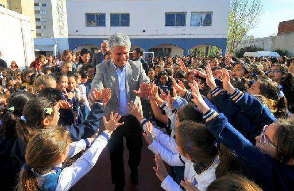 �Aleluya� inaugur� las refacciones y refuncionalizaci�n de su polideportivo