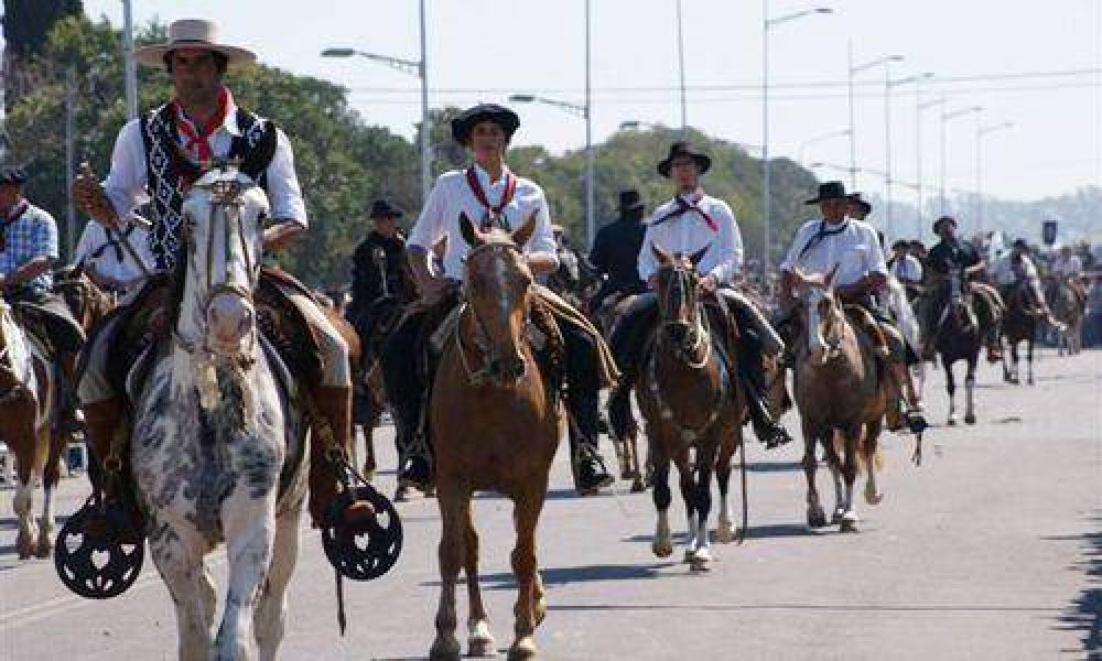 Pilar controlar� a caballos en un evento pol�mico