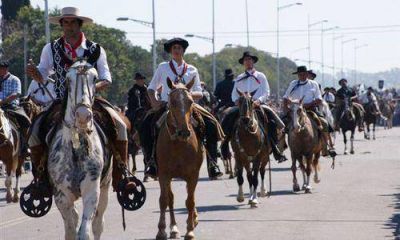 Pilar controlar� a caballos en un evento pol�mico