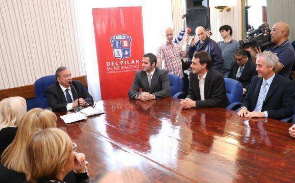 Asumi� Santiago Laurent como Secretario Coordinador de Servicios Comunitarios