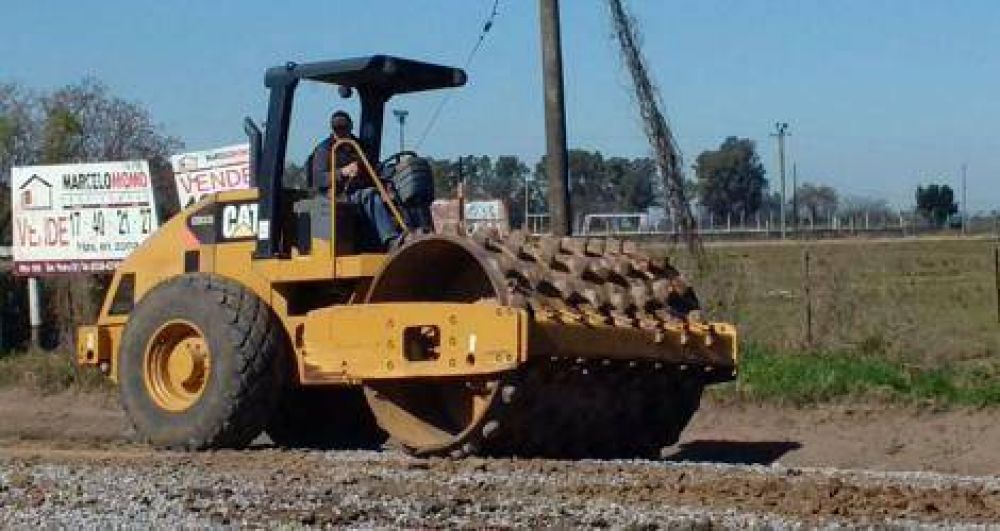 Santa Luc�a: Trabajos sobre los caminos rurales
