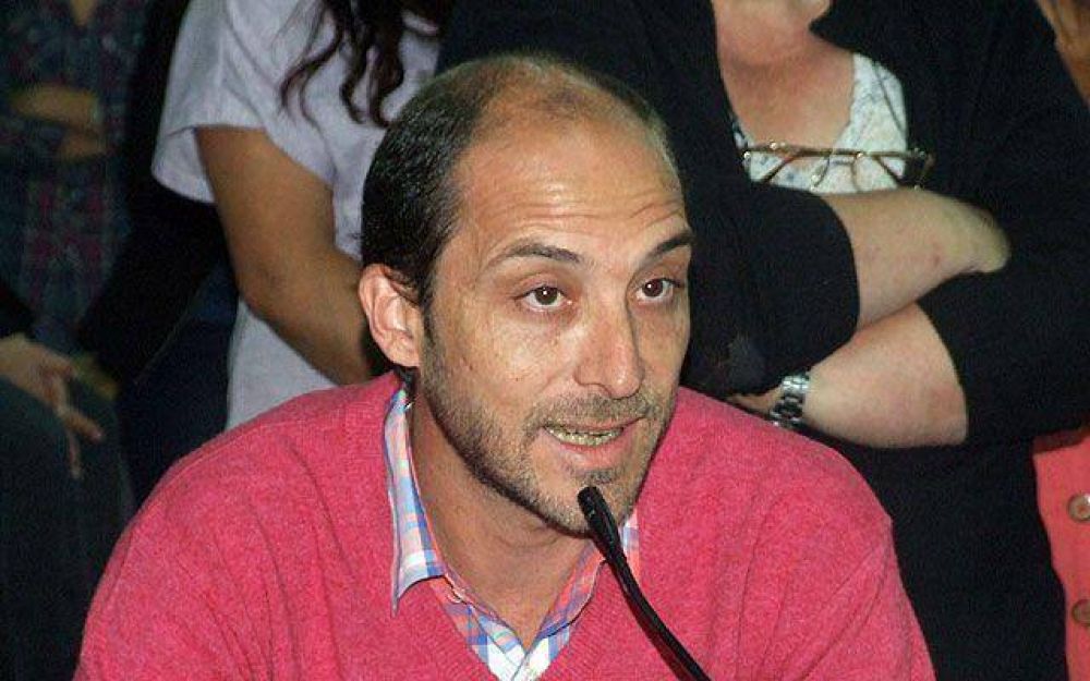 Villaronga contra Cambiemos: �Se maneja en funci�n del mercado�