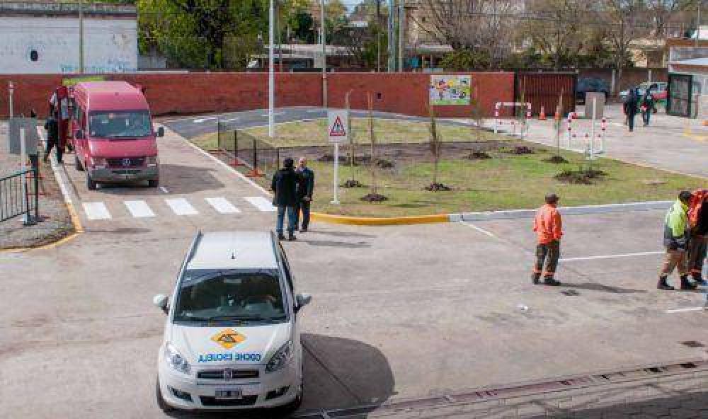 Inauguraron circuito municipal para ex�menes de conducci�n de autos