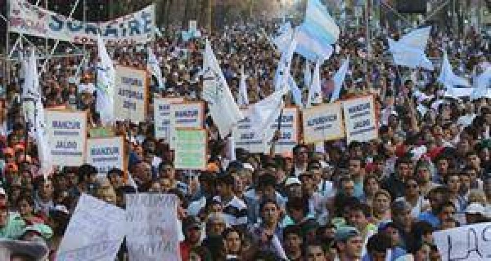 Tucum�n: dan ganador a Manzur, pero la oposici�n no lo acepta